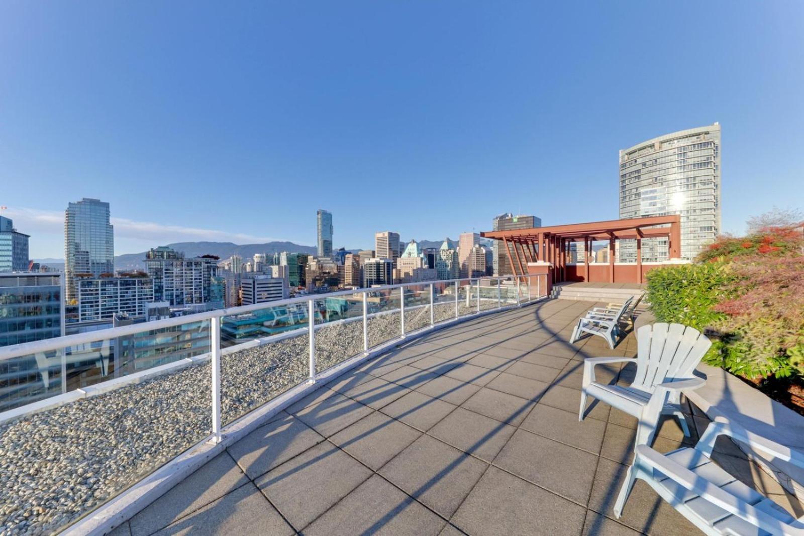 Loft In Downtown Vancouver With Free Parking Экстерьер фото