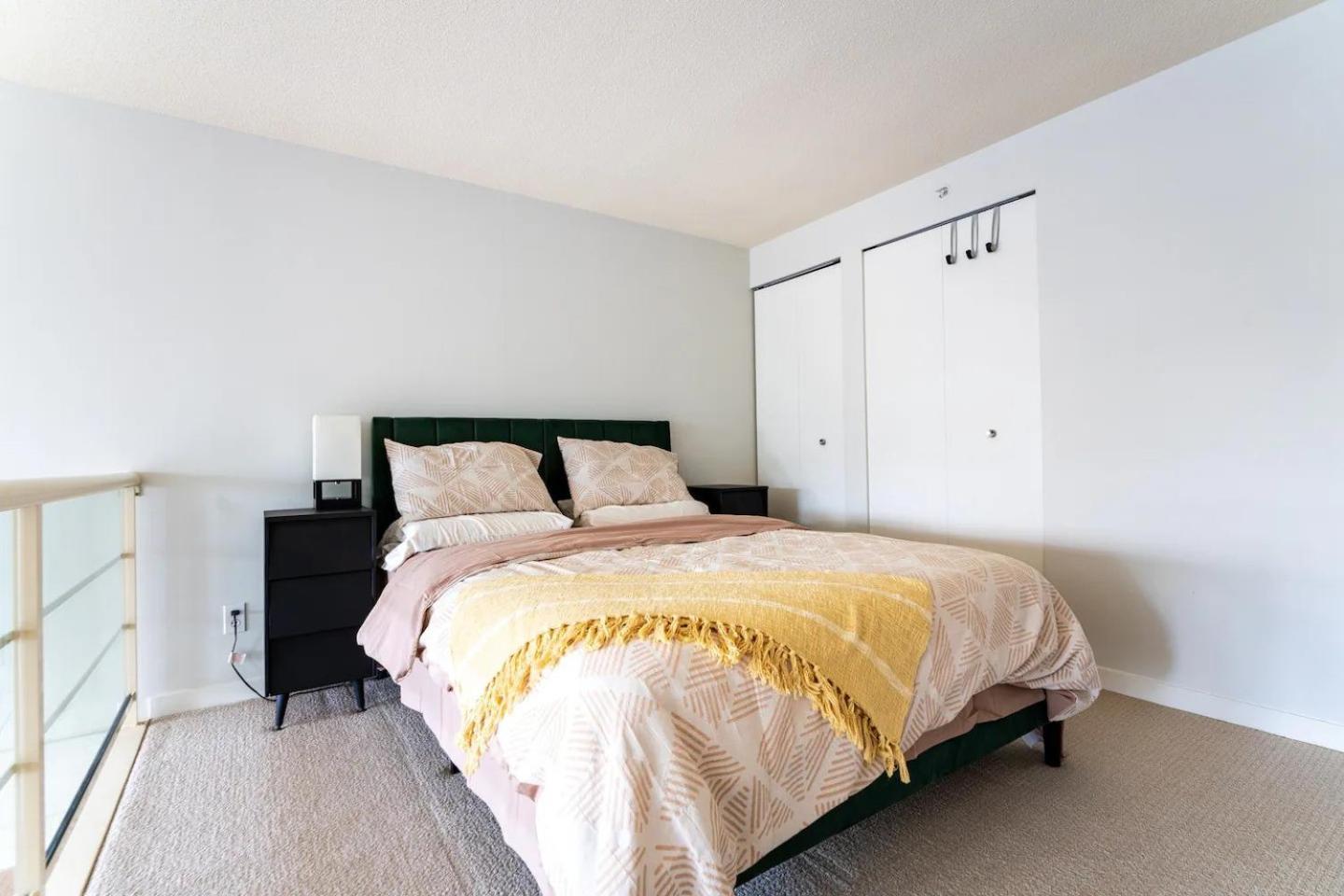 Loft In Downtown Vancouver With Free Parking Экстерьер фото