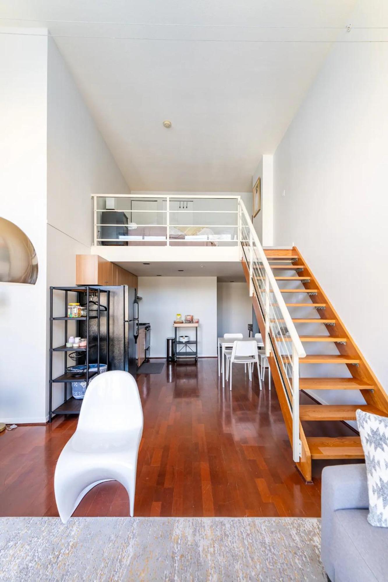 Loft In Downtown Vancouver With Free Parking Экстерьер фото